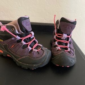 Keen Toddler girls boots